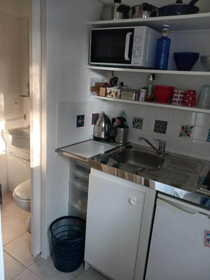 Studio Charmant Et Calme Villeneuve Les Avignon Entree Et Cour Independantes Climatisation Piscine Parking מראה חיצוני תמונה