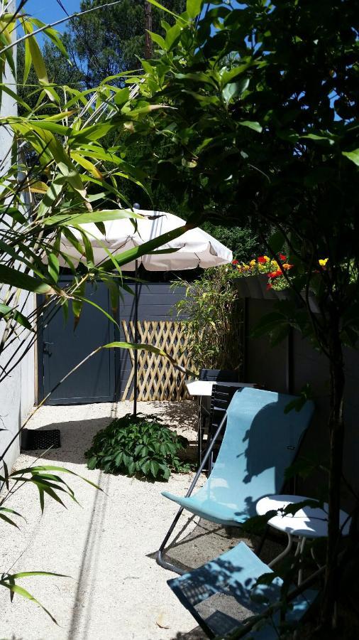 Studio Charmant Et Calme Villeneuve Les Avignon Entree Et Cour Independantes Climatisation Piscine Parking מראה חיצוני תמונה