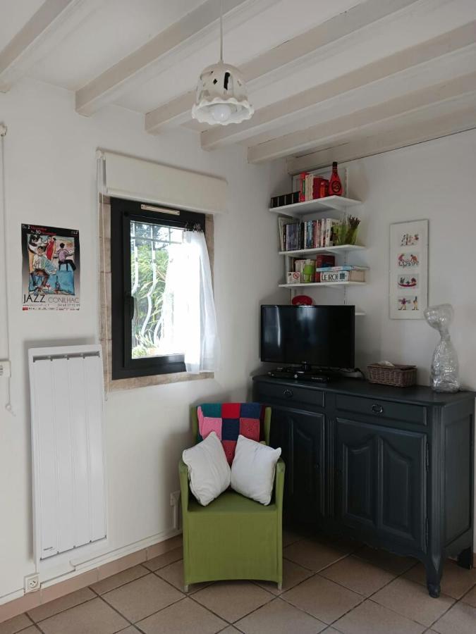 Studio Charmant Et Calme Villeneuve Les Avignon Entree Et Cour Independantes Climatisation Piscine Parking מראה חיצוני תמונה