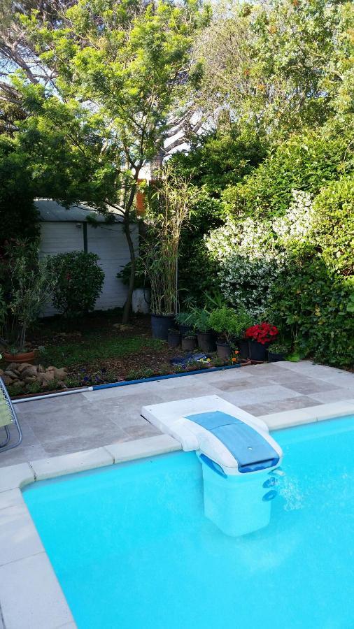 Studio Charmant Et Calme Villeneuve Les Avignon Entree Et Cour Independantes Climatisation Piscine Parking מראה חיצוני תמונה