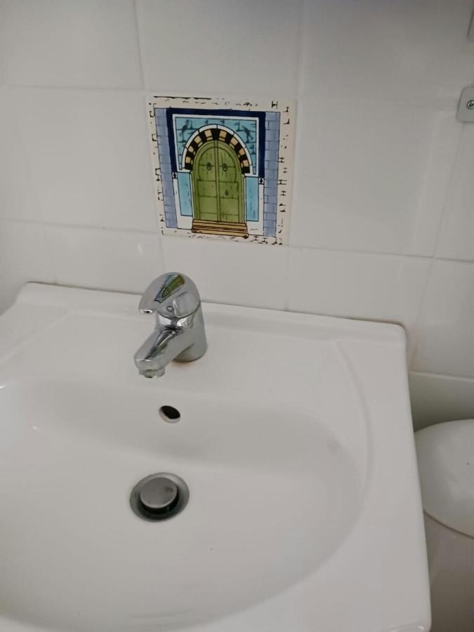 Studio Charmant Et Calme Villeneuve Les Avignon Entree Et Cour Independantes Climatisation Piscine Parking מראה חיצוני תמונה